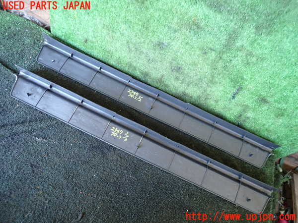 5UPJ-23477740]ジムニー(JB23W)スカッフプレート 中古_m0002.jpg