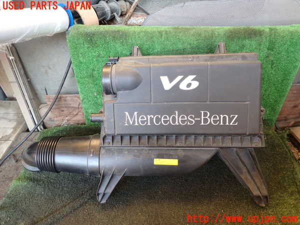 5UPJ-23482560]ベンツ V350(639350A BR639 W639)エアクリーナーボックス 中古_m0001.jpg