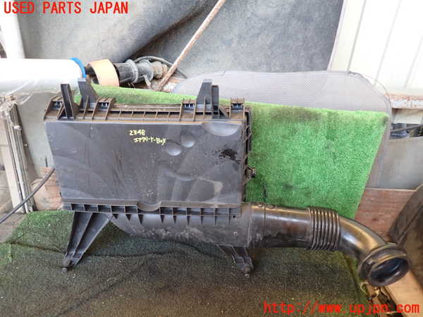5UPJ-23482560]ベンツ V350(639350A BR639 W639)エアクリーナーボックス 中古_m0002.jpg