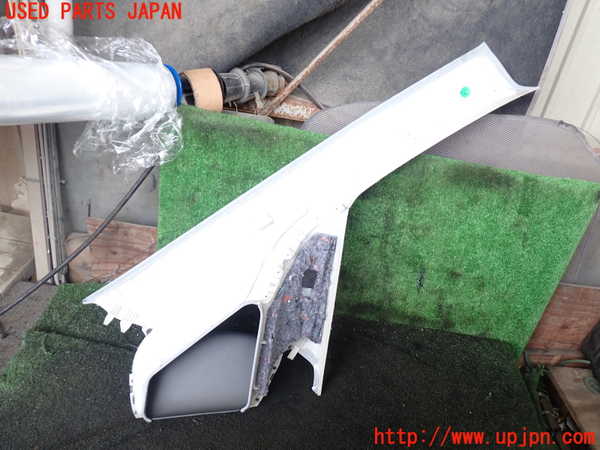 5UPJ-23487660]ベンツ V350(639350A BR639 W639)左フロントピラートリム 中古_m0003.jpg