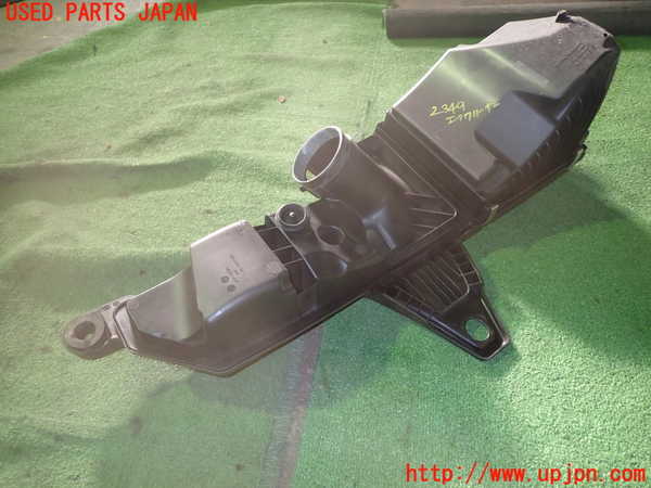 5UPJ-23492560]BMW 118i(1R15 F20)エアクリーナーボックス 中古_m0002.jpg