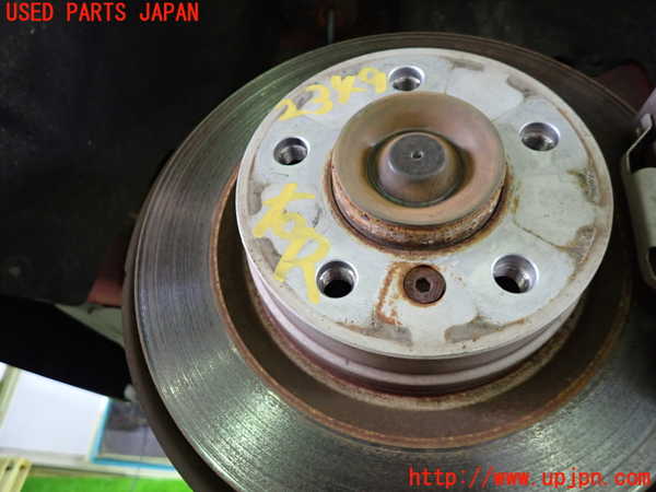 5UPJ-23494300]BMW 118i(1R15 F20)右リアナックルハブ 中古_m0001.jpg