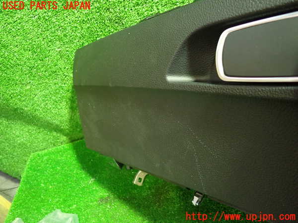 5UPJ-23497516]BMW 118i(1R15 F20)グローブボックス1 中古_m0002.jpg