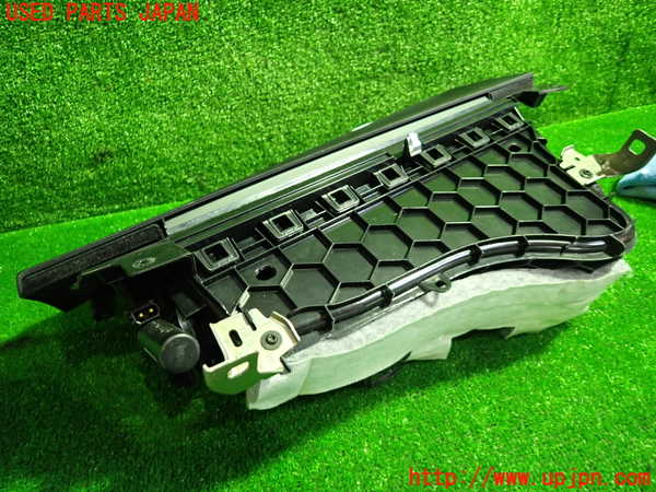 5UPJ-23497516]BMW 118i(1R15 F20)グローブボックス1 中古_m0004.jpg