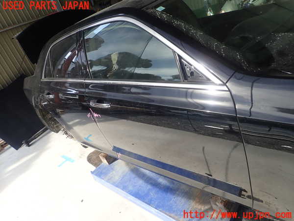 1UPJ-23511230]クライスラー・300(LX36)右前ドア M700 中古_m0001.jpg
