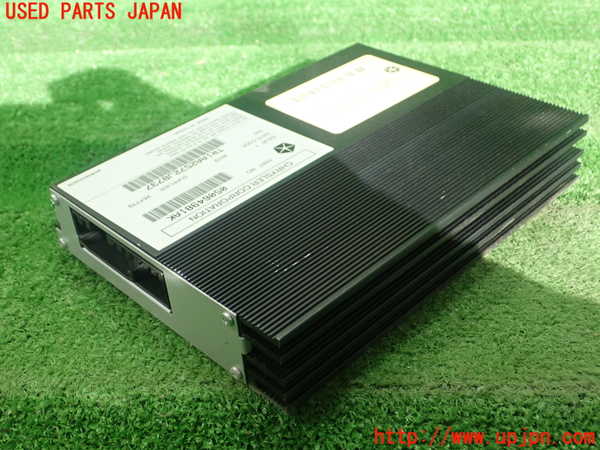 1UPJ-23516525]クライスラー・300(LX36)アンプ 中古_m0001.jpg