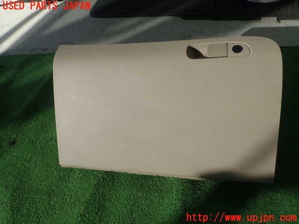 1UPJ-23517516]クライスラー・300(LX36)グローブボックス1 中古_m0001.jpg