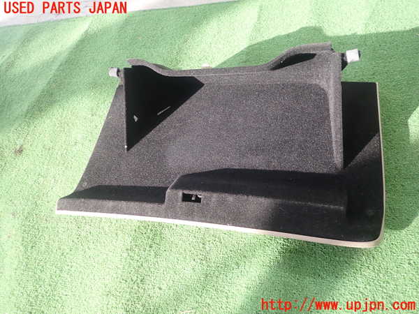 1UPJ-23517516]クライスラー・300(LX36)グローブボックス1 中古_m0002.jpg