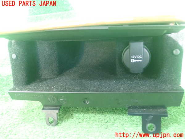 1UPJ-23517841]クライスラー・300(LX36)小物入れ1 中古_m0002.jpg
