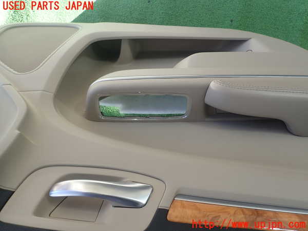 5UPJ-23511264]クライスラー・300(LX36)左前ドア内張り 中古_m0002.jpg