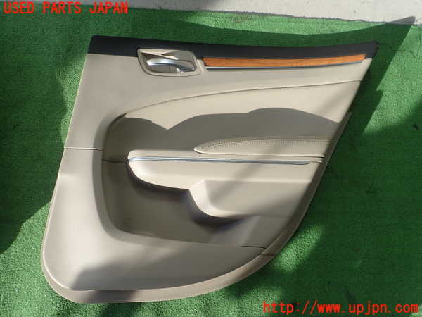 1UPJ-23511294]クライスラー・300(LX36)右後ドア内張り 中古_m0001.jpg