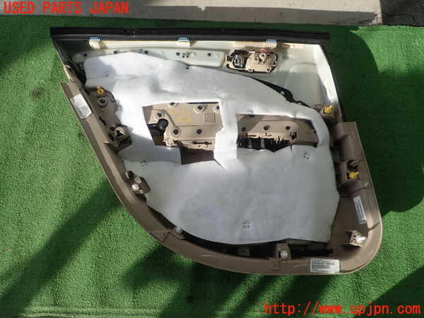 1UPJ-23511294]クライスラー・300(LX36)右後ドア内張り 中古_m0003.jpg