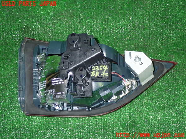 1UPJ-23541550]BMW 218d グランツアラー (F46)(2E20)右リアフィニッシャー 中古_m0003.jpg