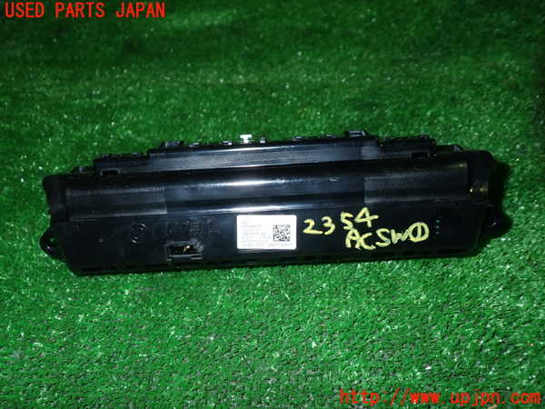 1UPJ-23546066]BMW 218d グランツアラー (F46)(2E20)エアコンスイッチ1 中古_m0003.jpg