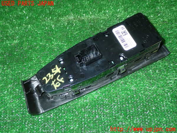 5UPJ-23546240]BMW 218d グランツアラー (F46)(2E20)右前パワーウィンドウスイッチ 中古_m0003.jpg