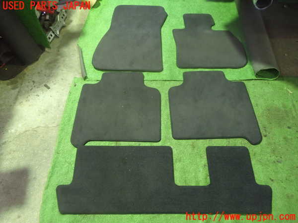 5UPJ-23547800]BMW 218d グランツアラー (F46)(2E20)フロアマット 中古_m0001.jpg