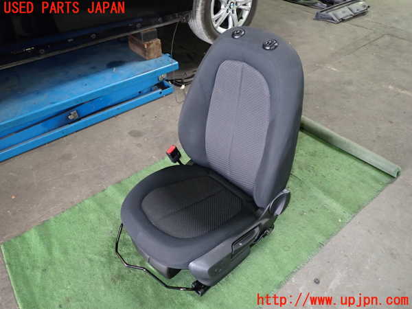 5UPJ-23547065]BMW 218d グランツアラー (F46)(2E20)助手席シート 中古_m0001.jpg