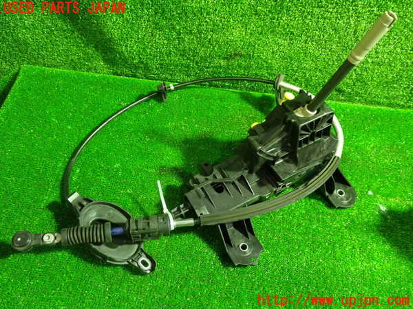 5UPJ-23547555]BMW 218d グランツアラー (F46)(2E20)ATシフトレバー 中古_m0001.jpg