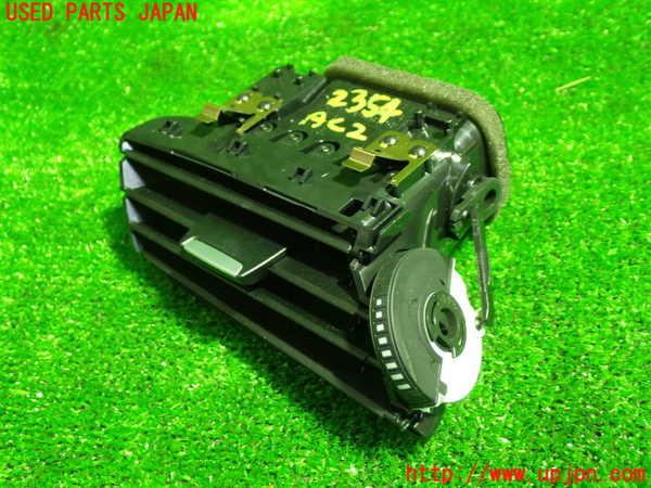 5UPJ-23547527]BMW 218d グランツアラー (F46)(2E20)エアコン吹き出し口2（左） 中古_m0002.jpg