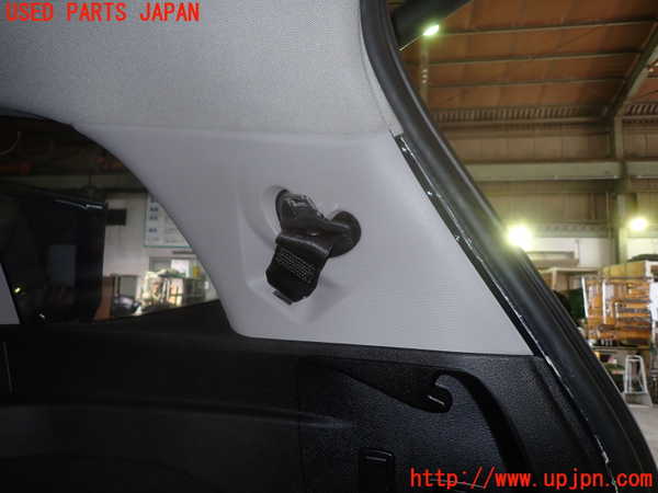 5UPJ-23547675]BMW 218d グランツアラー (F46)(2E20)右リアピラートリム 中古_m0002.jpg