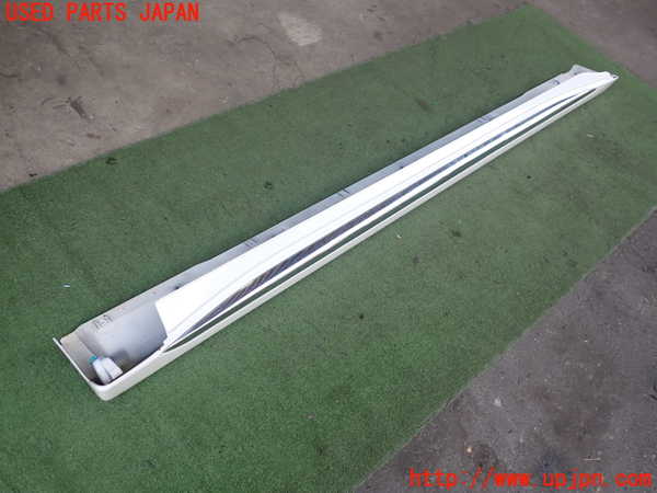 2UPJ-23551392]アウトランダーPHEV(GG3W)左サイドステップ 中古_m0001.jpg