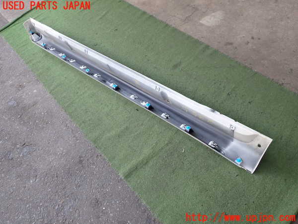 2UPJ-23551392]アウトランダーPHEV(GG3W)左サイドステップ 中古_m0004.jpg