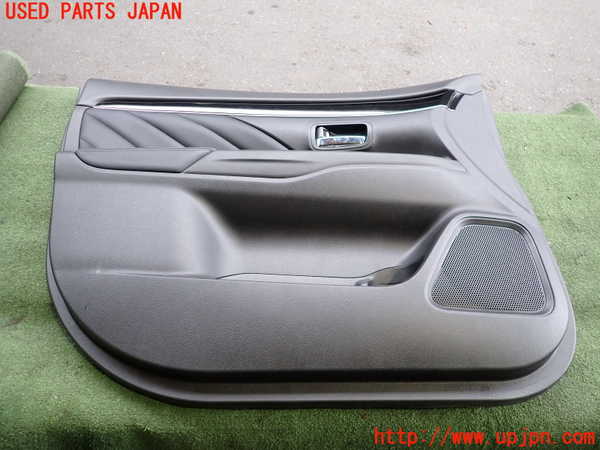 2UPJ-23551264]アウトランダーPHEV(GG3W)左前ドア内張り 中古_m0001.jpg