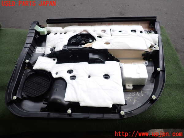2UPJ-23551264]アウトランダーPHEV(GG3W)左前ドア内張り 中古_m0004.jpg