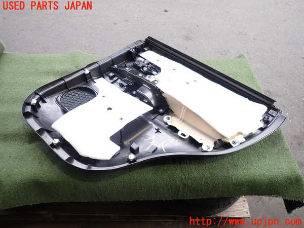 2UPJ-23551324]アウトランダーPHEV(GG3W)左後ドア内張り 中古_m0004.jpg