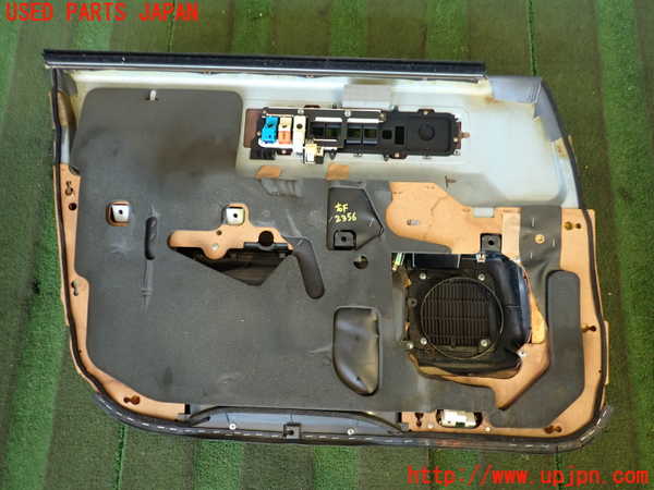 2UPJ-23561234]センチュリー(GZG50)右前ドア内張り 中古_m0005.jpg