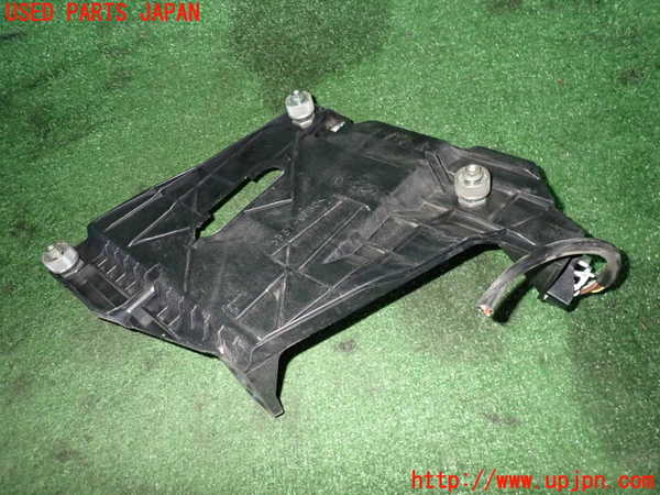 2UPJ-23571142]ポルシェ・ケイマンS(98721)左ヘッドライトリム 中古_m0002.jpg