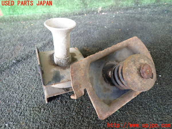 5UPJ-23581700]ハイラックスサーフ(RZN185W)スペアタイヤキャリア 中古_m0002.jpg