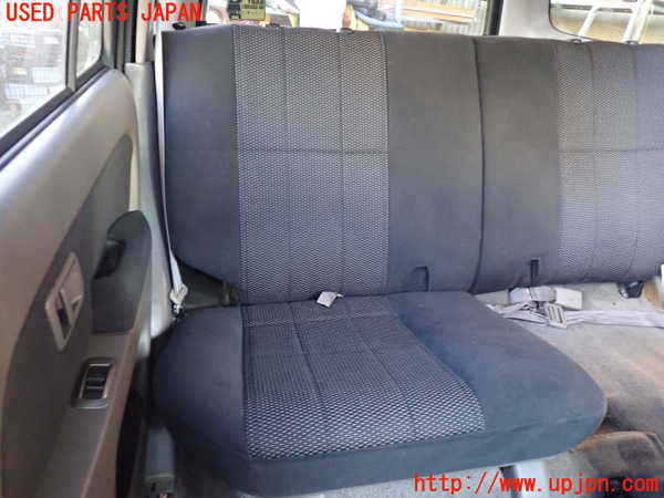 5UPJ-23587145]ハイラックスサーフ(RZN185W)右2列目シート 中古_m0001.jpg