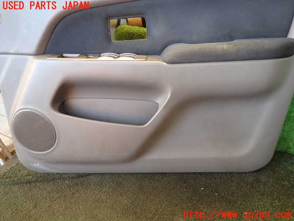 5UPJ-23581234]ハイラックスサーフ(RZN185W)右前ドア内張り 中古_m0003.jpg