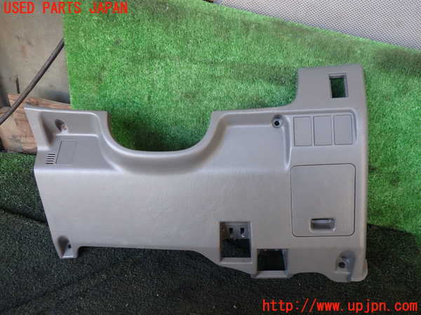 5UPJ-23587691]ハイラックスサーフ(RZN185W)内装トリム類1 中古_m0001.jpg