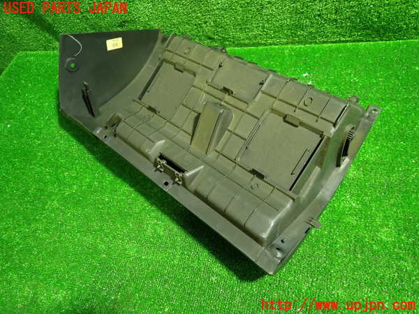 5UPJ-23597516]インプレッサワゴン WRX-STi(GF8)グローブボックス1 中古_m0002.jpg