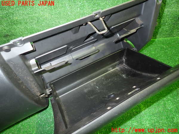 5UPJ-23597516]インプレッサワゴン WRX-STi(GF8)グローブボックス1 中古_m0004.jpg