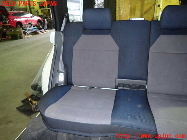 5UPJ-23597405]インプレッサワゴン WRX-STi(GF8)右リアシート 中古_m0001.jpg