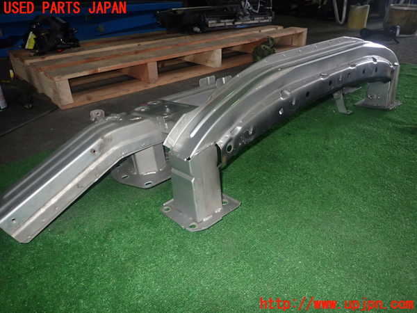 1UPJ-23611014]マセラティ・クアトロポルテ(MQP)フロントバンパーホースメント 中古_m0003.jpg
