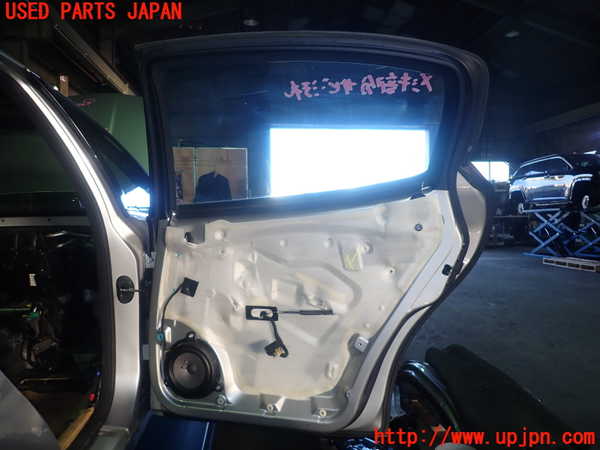 1UPJ-23611290]マセラティ・クアトロポルテ(MQP)右後ドア 43R-001596 中古_m0002.jpg