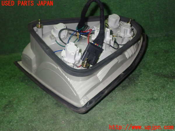 1UPJ-23611536]マセラティ・クアトロポルテ(MQP)左テールランプ 中古_m0003.jpg