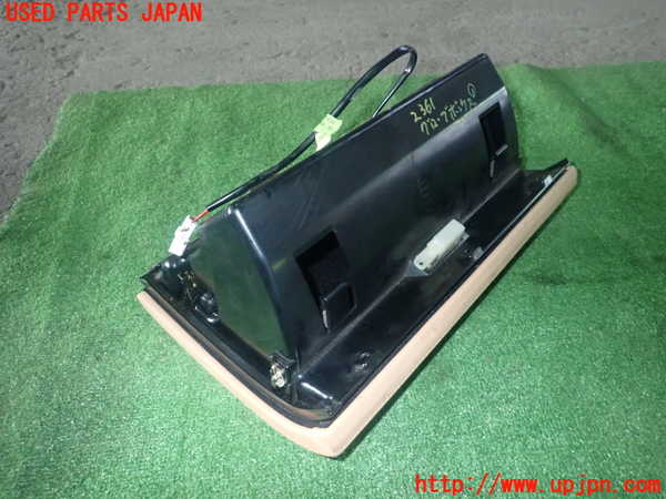 1UPJ-23617516]マセラティ・クアトロポルテ(MQP)グローブボックス1 中古_m0002.jpg