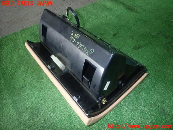 1UPJ-23617516]マセラティ・クアトロポルテ(MQP)グローブボックス1 中古_m0003.jpg