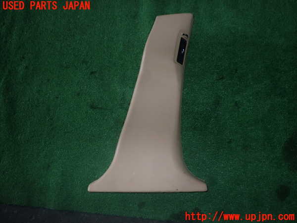 1UPJ-23617665]マセラティ・クアトロポルテ(MQP)右センターピラートリム 中古_m0001.jpg
