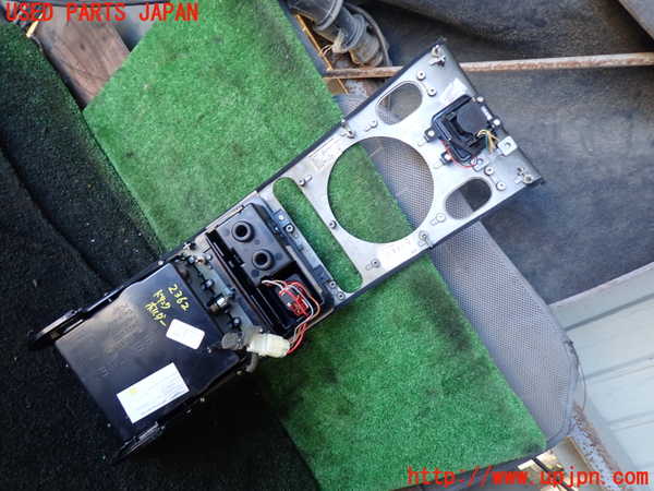 1UPJ-23627810]ベントレー・コンチネンタル・フライング・スパー(BSBEB)ドリンクホルダー 中古_m0004.jpg