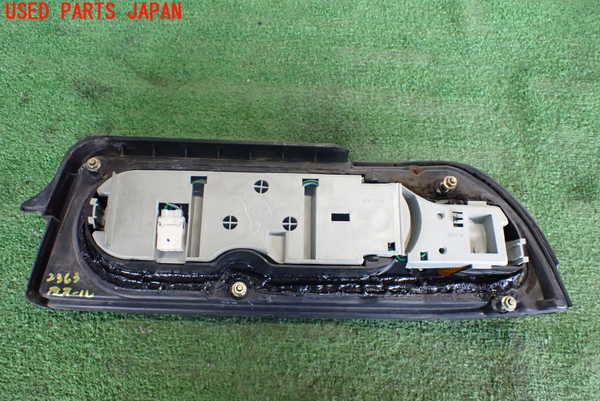 2UPJ-23631536]スカイライン(HR32)左テールランプ 中古_m0002.jpg