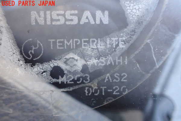 5UPJ-23631560]スカイライン(HR32)リアガラス (M203) 中古_m0003.jpg