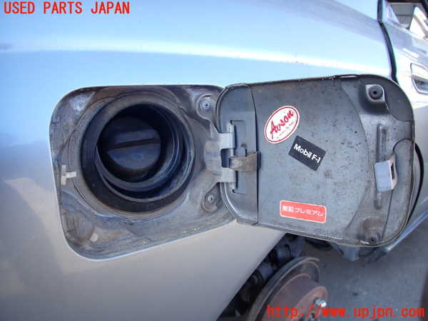 2UPJ-23631690]スカイライン(HR32)フューエルリッド 中古_m0002.jpg