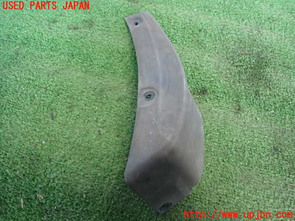 5UPJ-23631450]スカイライン(HR32)右フロントマッドガード(泥除け) 中古_m0001.jpg