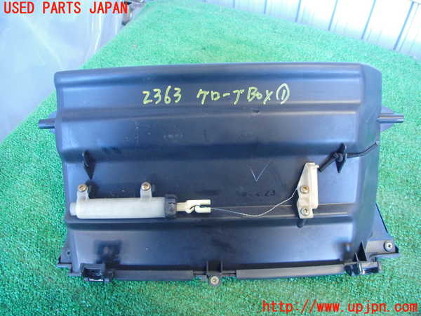 5UPJ-23637516]スカイライン(HR32)グローブボックス1 中古_m0003.jpg